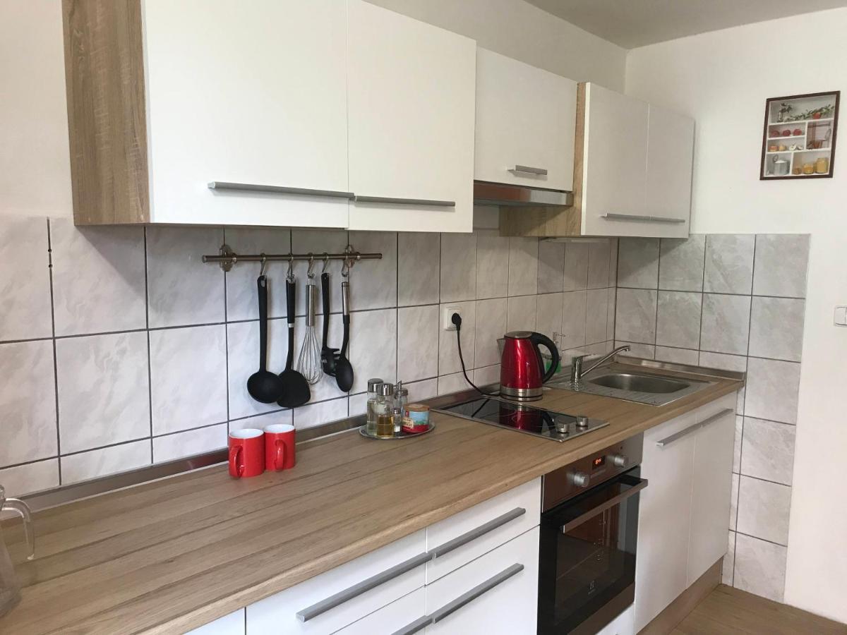 Tradicni Cesky Dum S Loznicemi V Podkrovi Vsejany Exterior photo